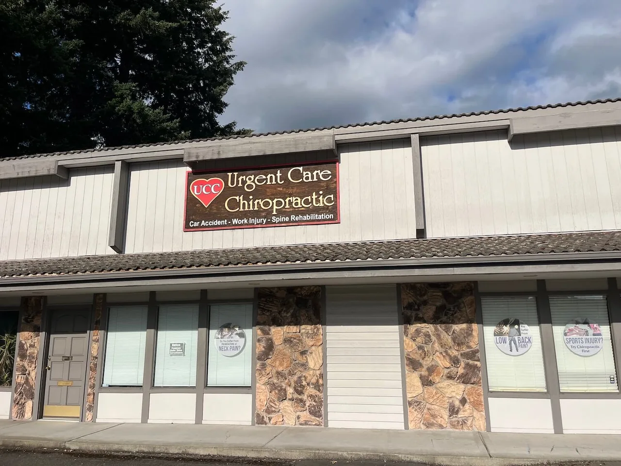 Urgent Care Chiropractic storefront and entrance on M Street SE in Auburn