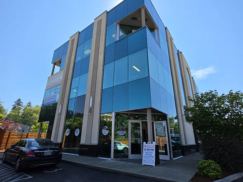 Building housing Urgent Care Chiropractic on Pacific Highway S in Des Moines